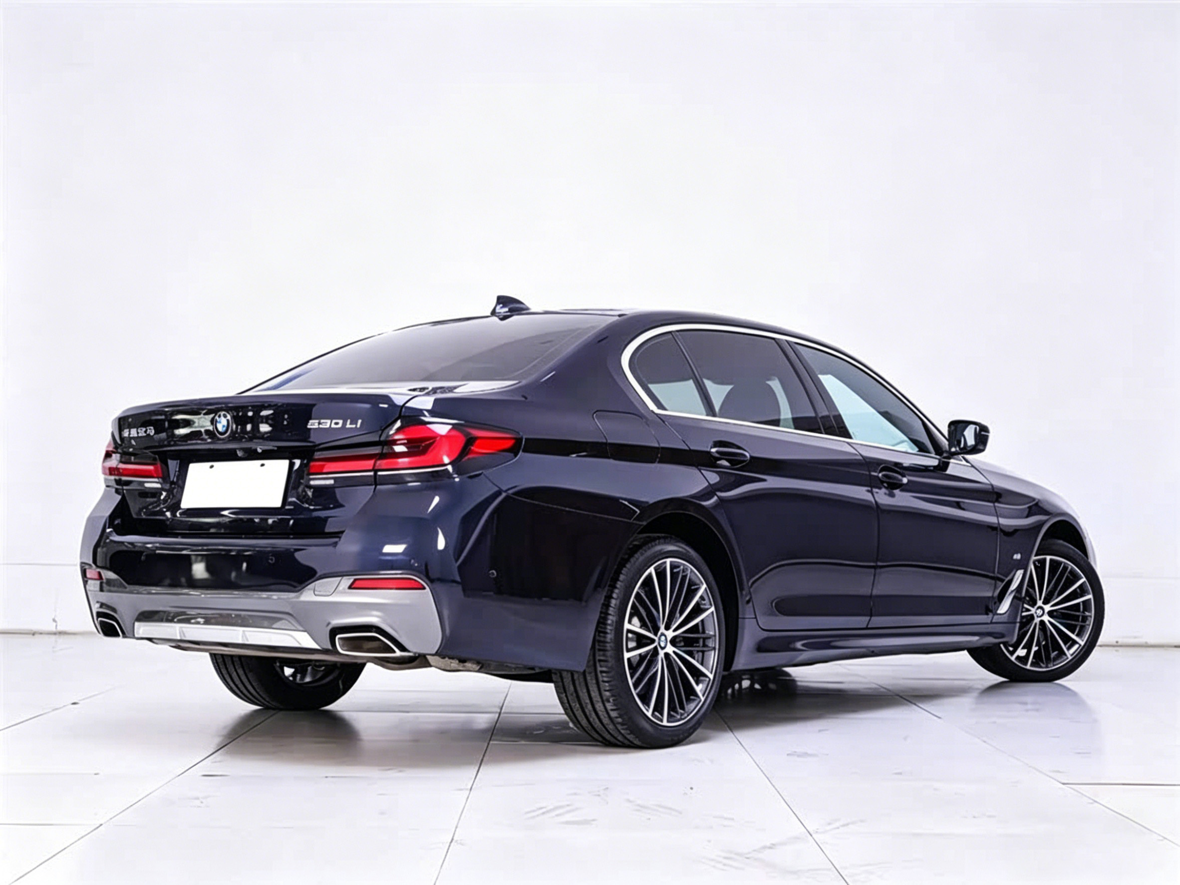 Used BMW THE5 2023 2.0L AT