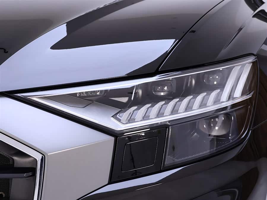 Used Audi Q8 2023 3.0L AT