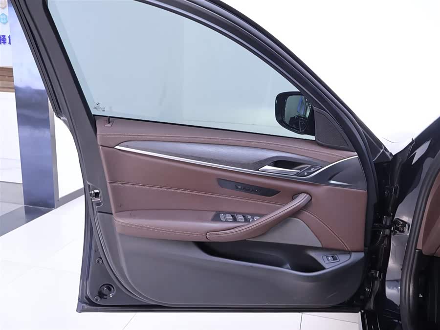 Used BMW THE5 2021 2.0L AT