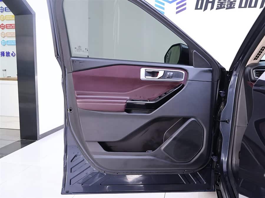 Used Ford Explorer 2022 2.3L AT