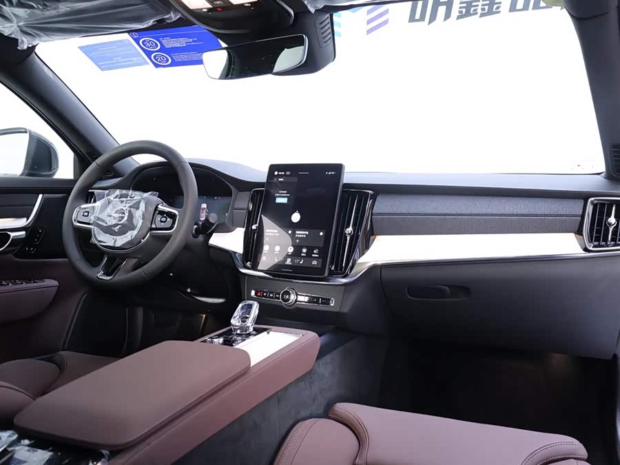 Used Volvo S90 2025 2.0L AT