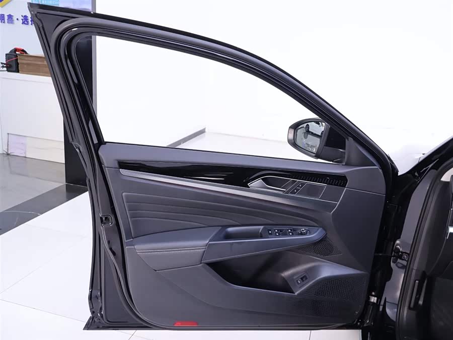Used Volkswagen Passat 2023 2.0L DCT