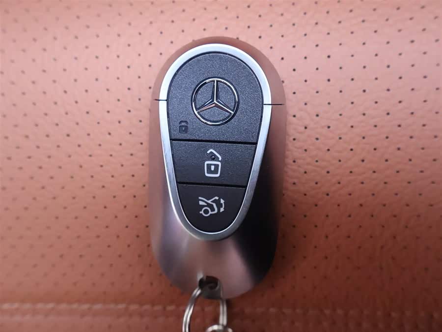 Used Mercedes-Benz GLC 2025 2.0L AT