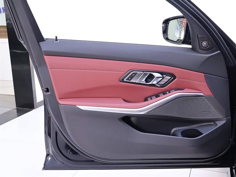 Used BMW THE3 2024 2.0L AT