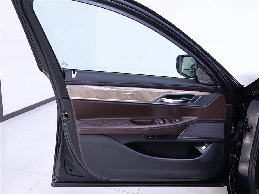 Used BMW THE7 2021 3.0L AT