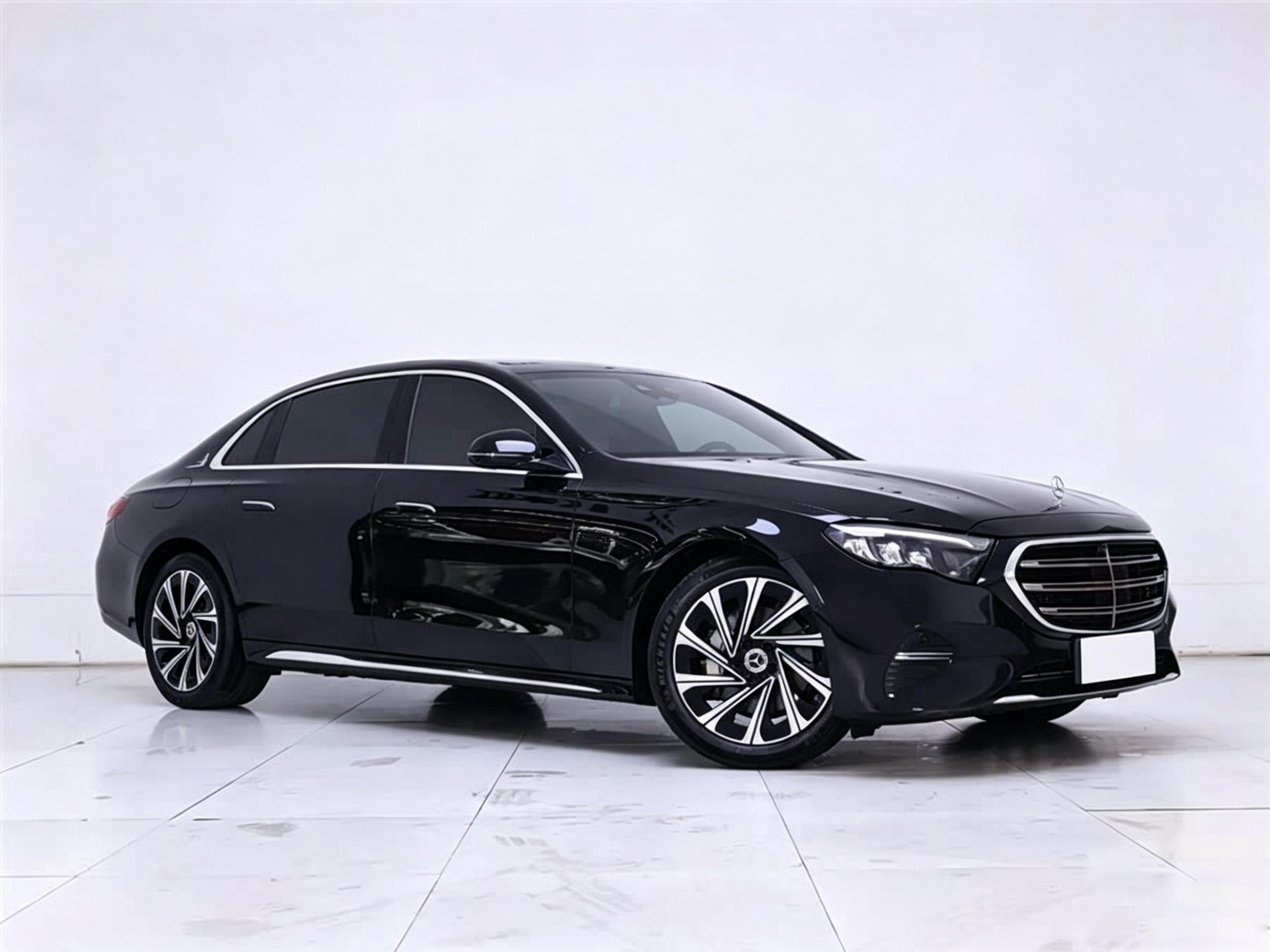 Used Mercedes-Benz E-Class 2024 2.0L AT