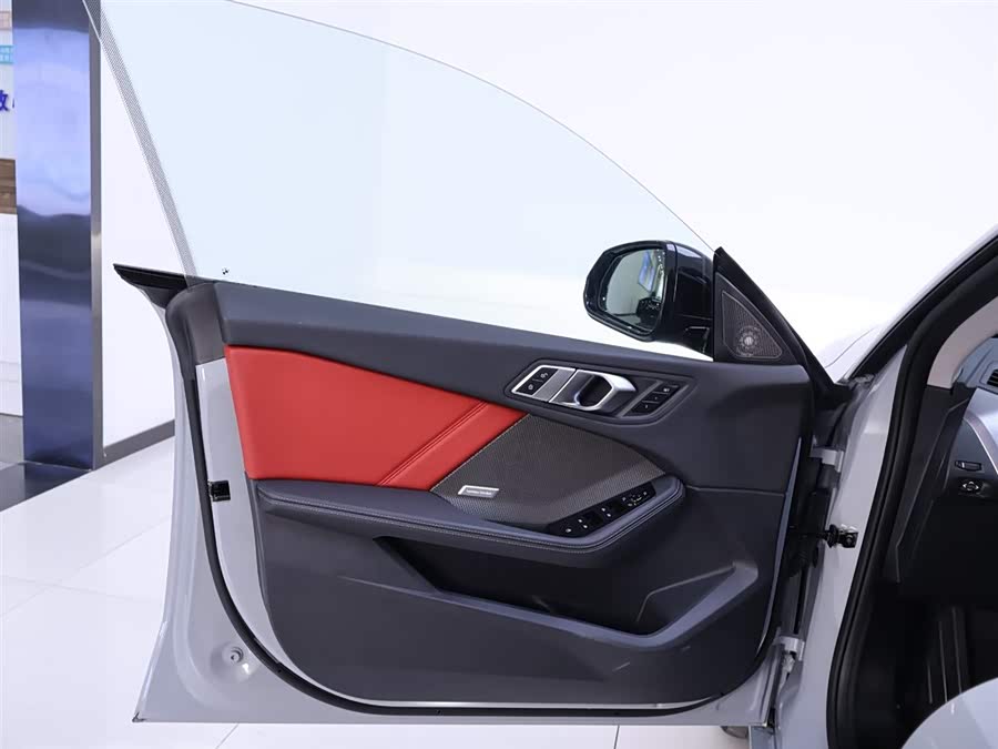 Used BMW THE2 2025 2.0L DCT