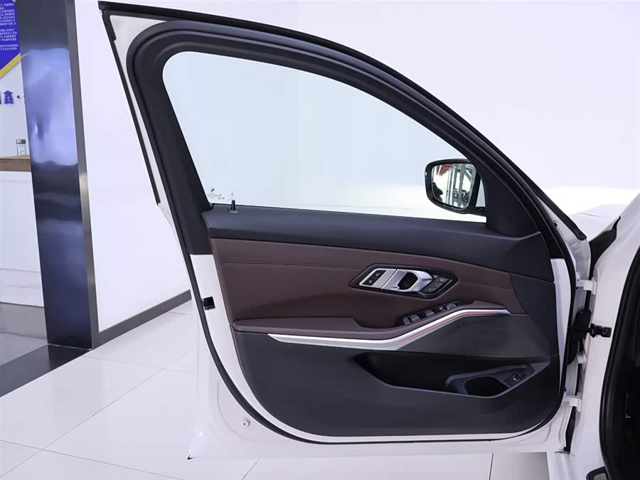 Used BMW THE3 2023 2.0L AT