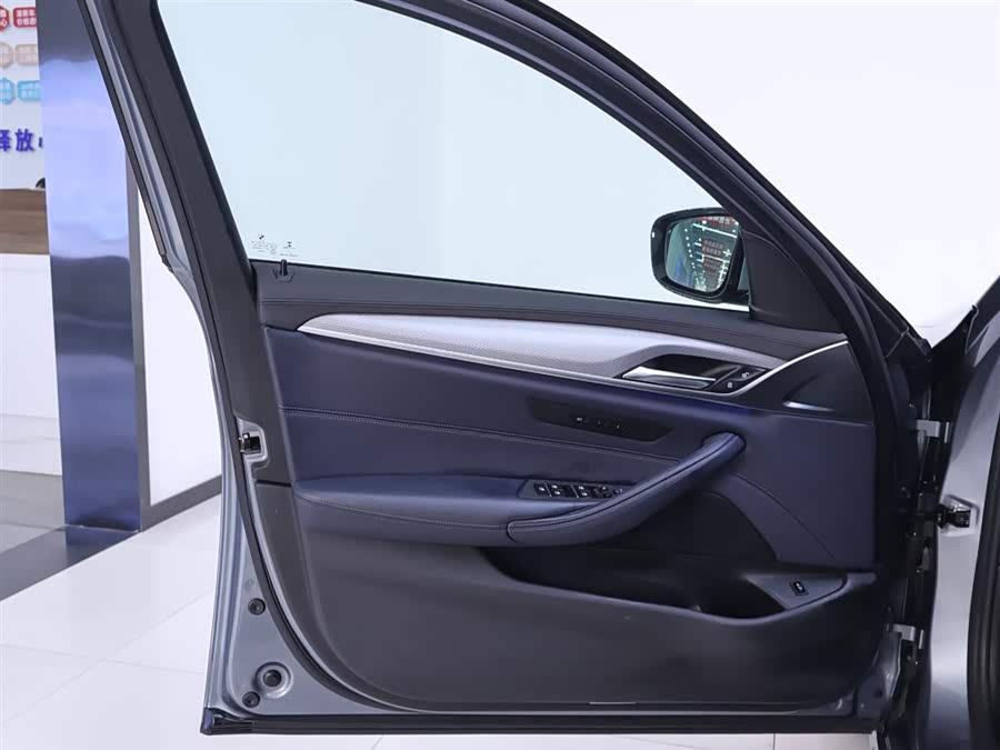 Used BMW THE5 2017 2.0L AT