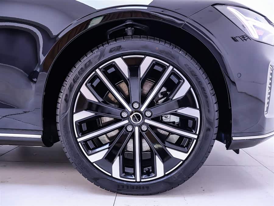 Used Volvo S90 2025 2.0L AT