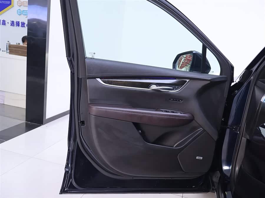 Used Cadillac XT6 2021 2.0L AT
