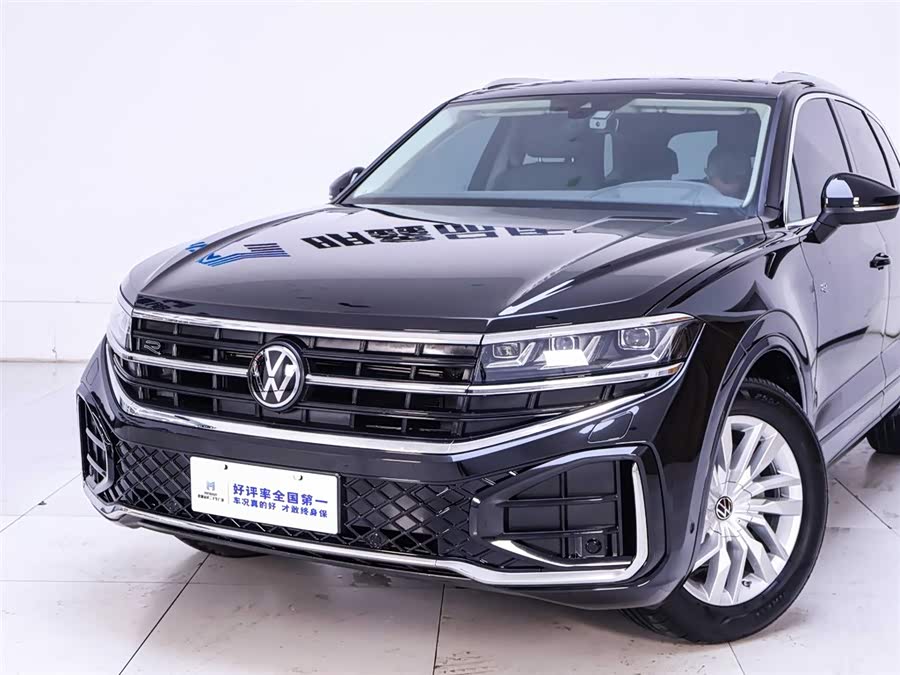 Used Volkswagen Touareg 2025 2.0L AT