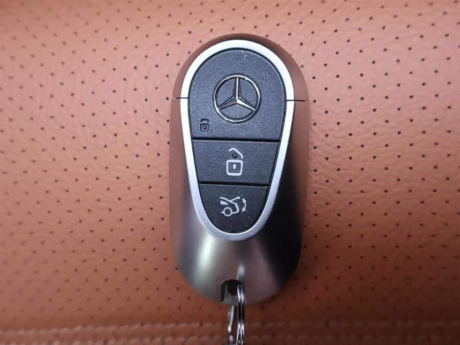 Used Mercedes-Benz GLC 2023 2.0L AT