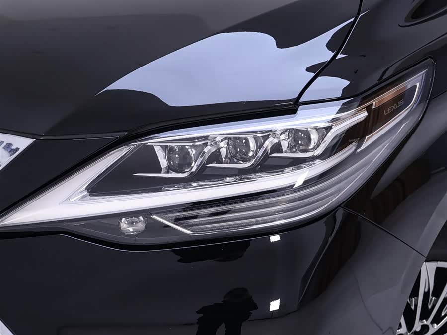 Used Lexus LM 2020 2.5L CVT