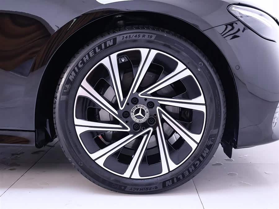 Used Mercedes-Benz E-Class 2024 2.0L AT