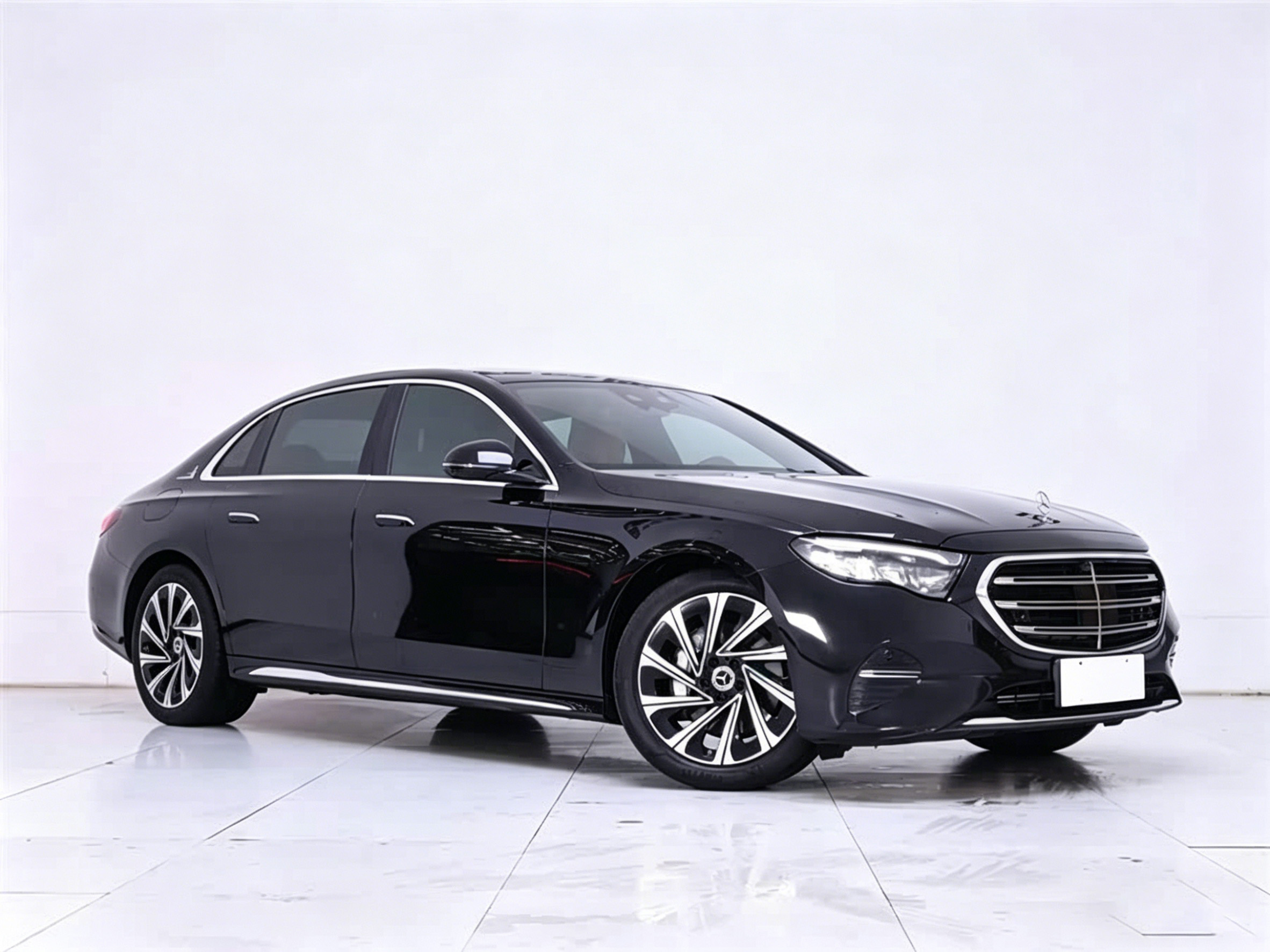 Used Mercedes-Benz E-Class 2023 2.0L AT