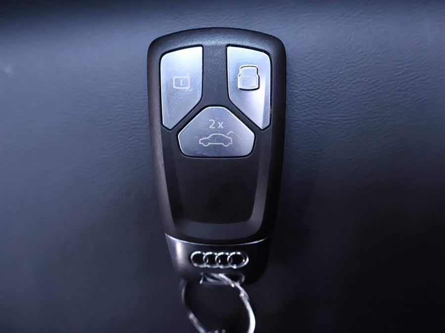 Used Audi Q5L 2023 2.0L DCT