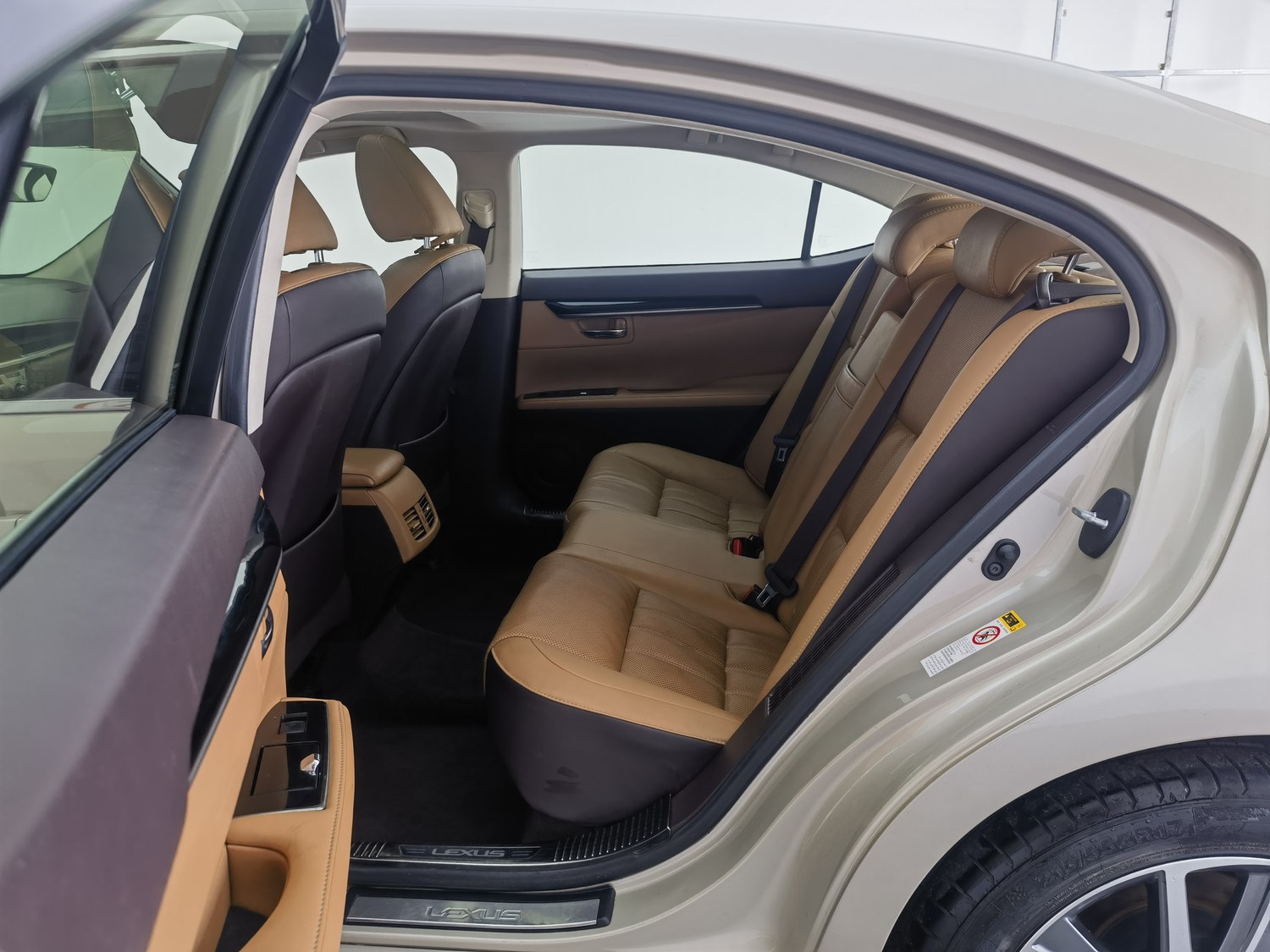 Used Lexus ES 2015 2.5 AT