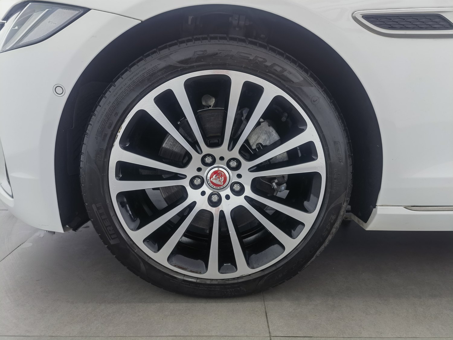 Used Jaguar XFL 2024 2.0 AT