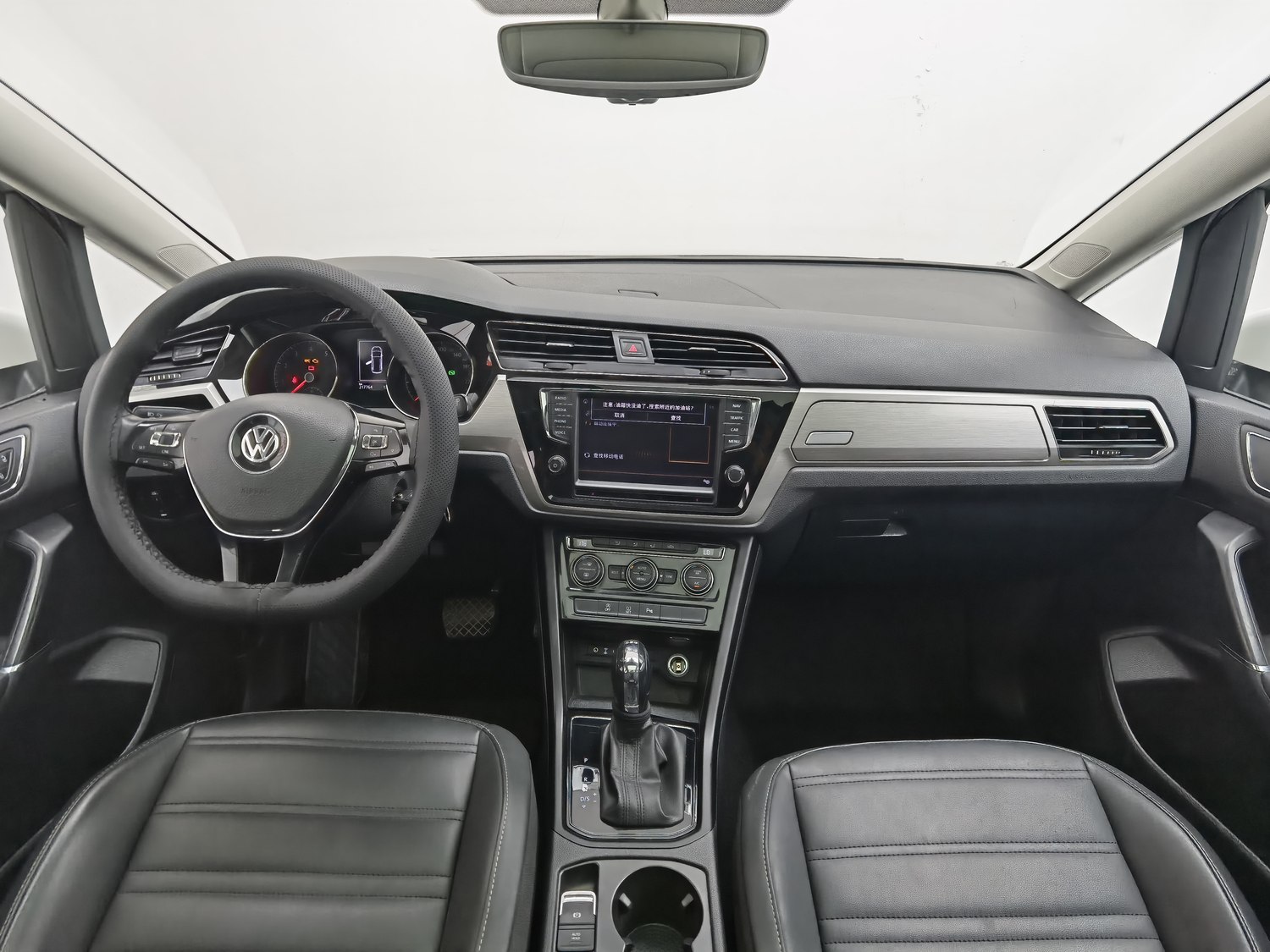 Used Volkswagen Touran 2018 1.4 AT