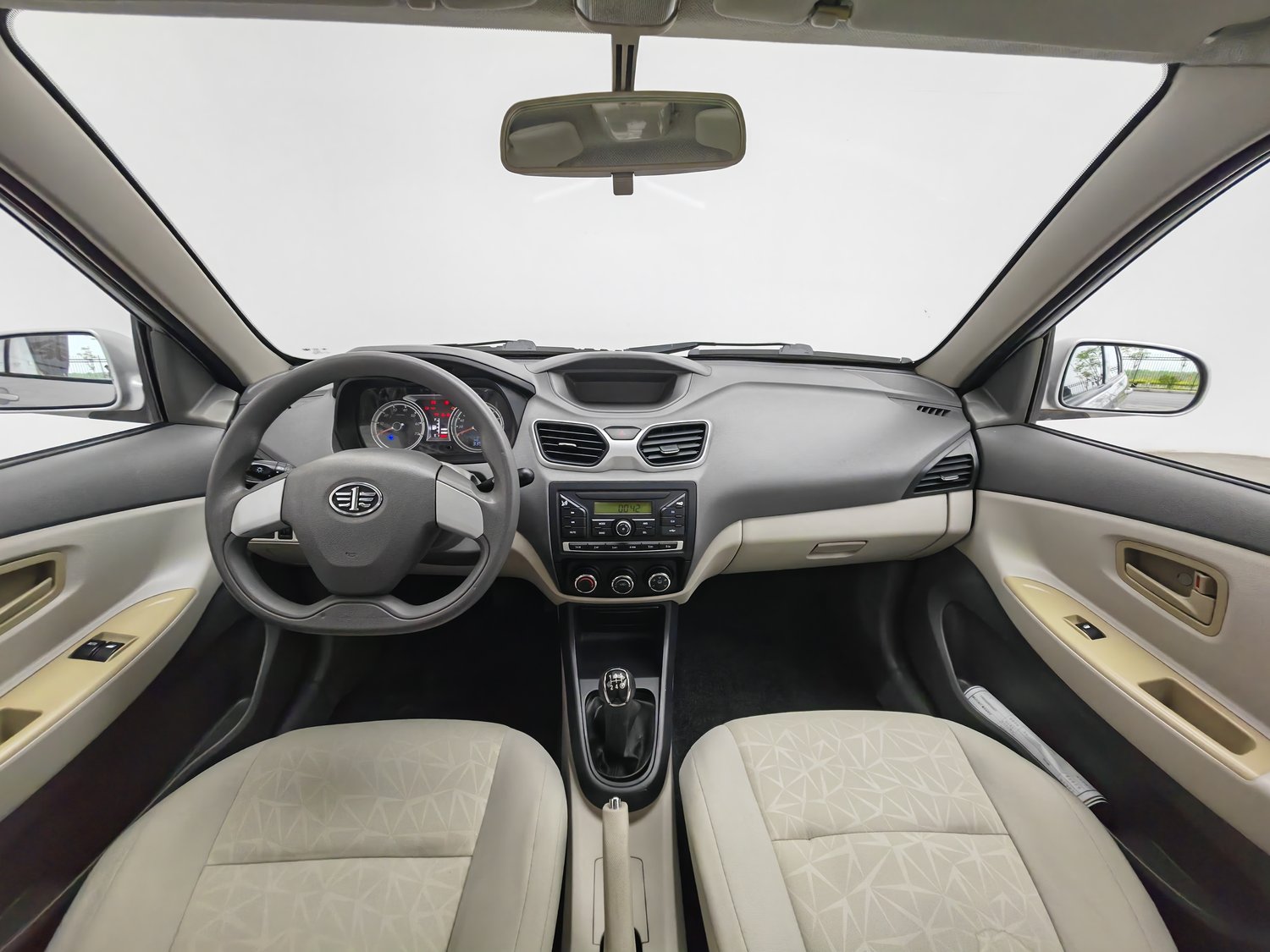 Used FAW Xiali N5 2014 1.0 MT
