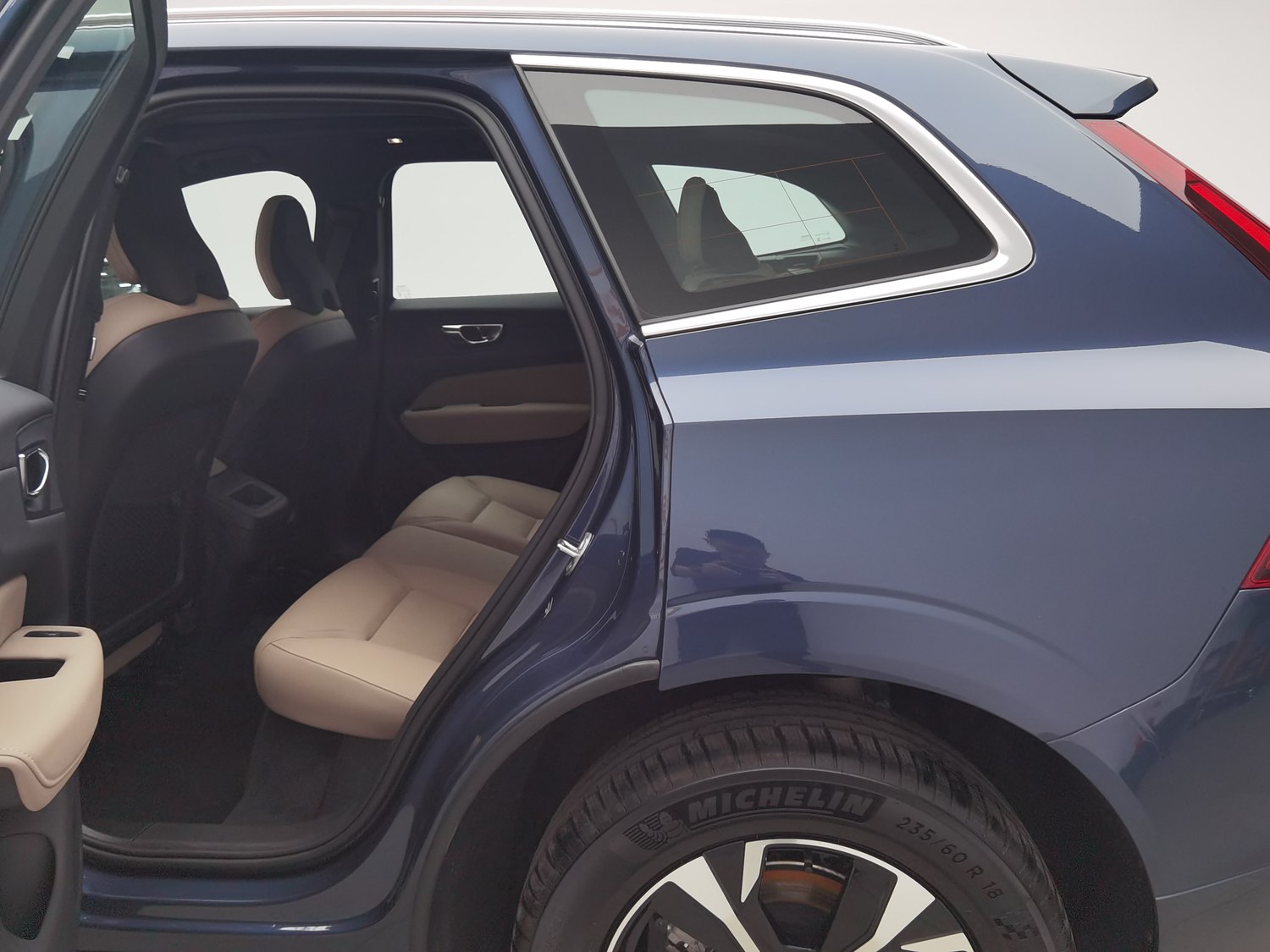 Used Volvo XC60 2026 2.0 AT