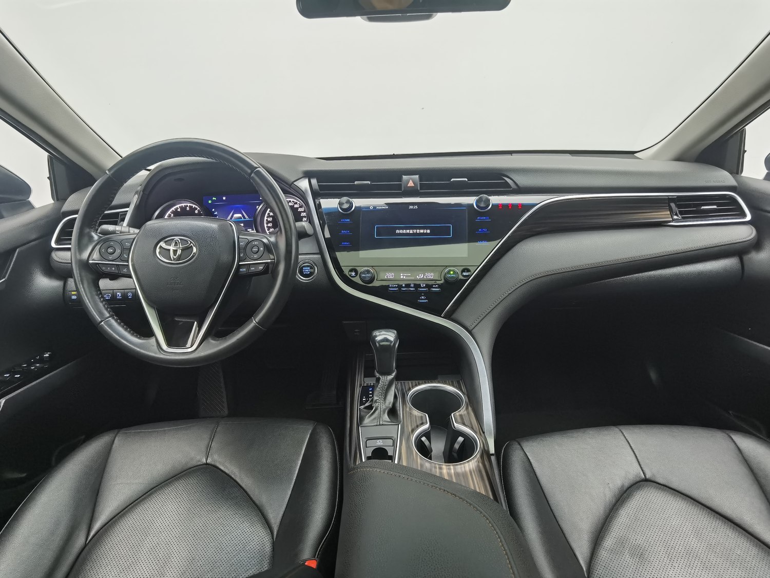 Used Toyota Camry 2019 2.0 AT