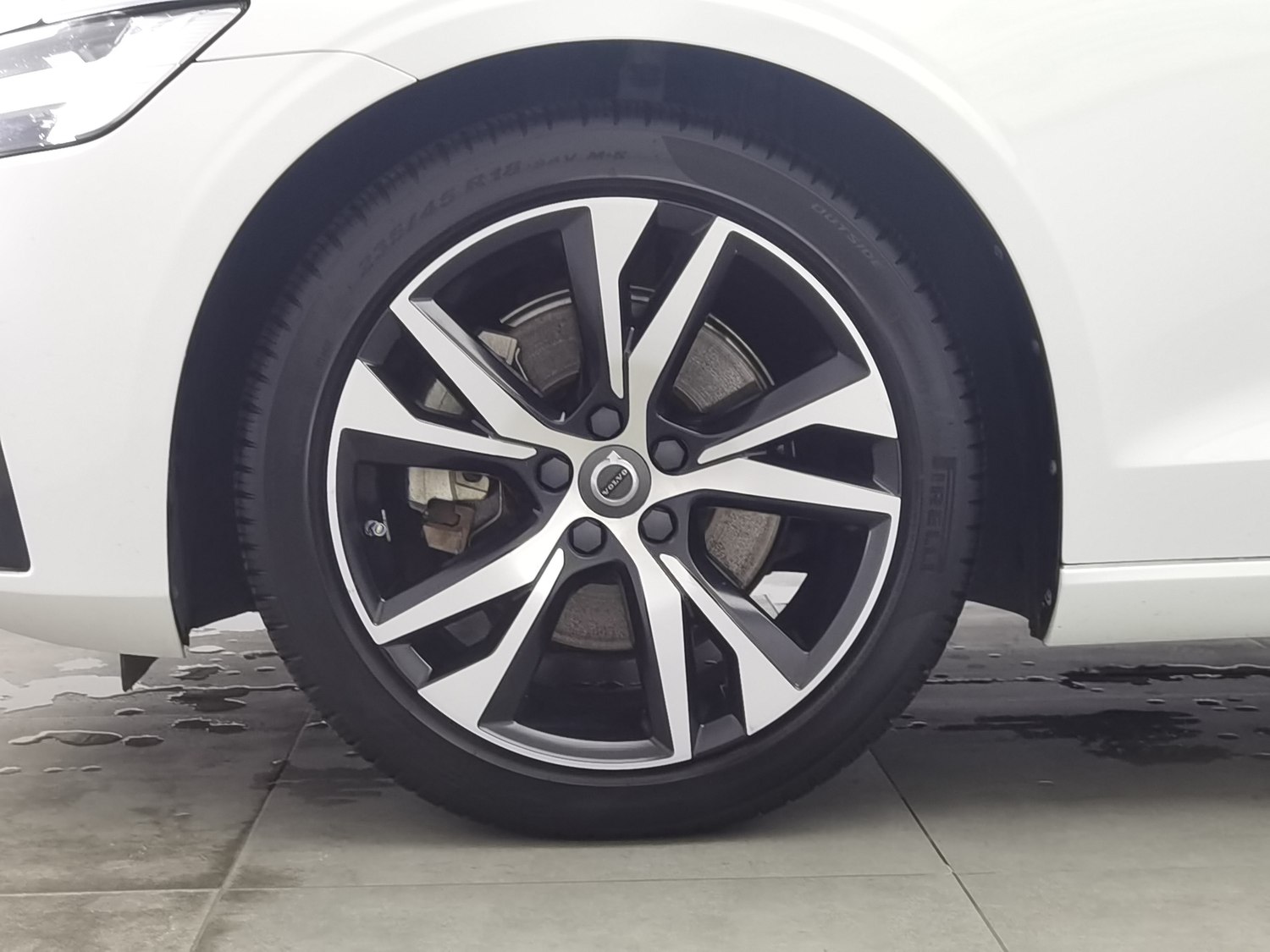 Used Volvo V60 2020 2.0 AT