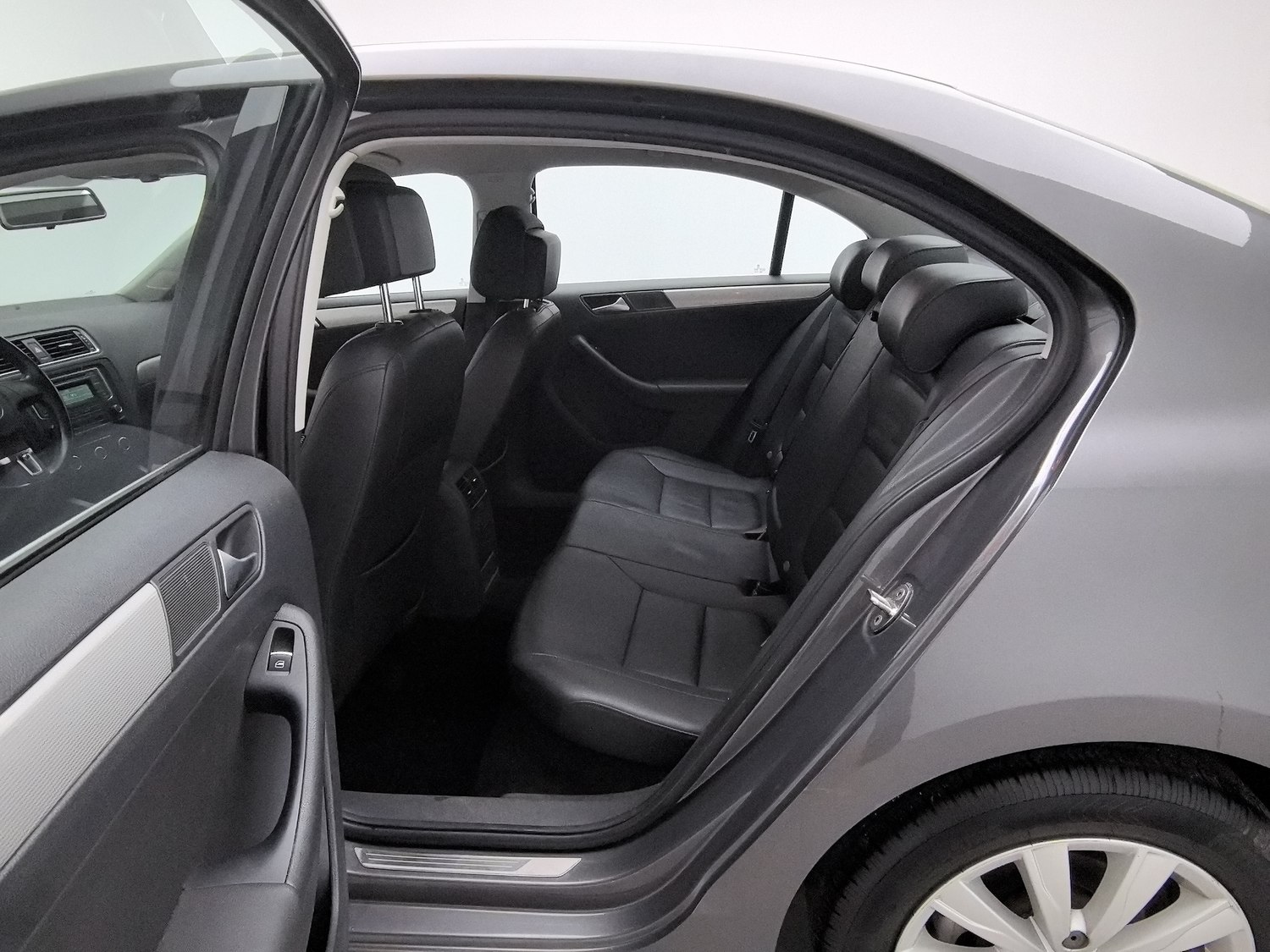 Used Volkswagen Sagitar 2014 1.6 MT