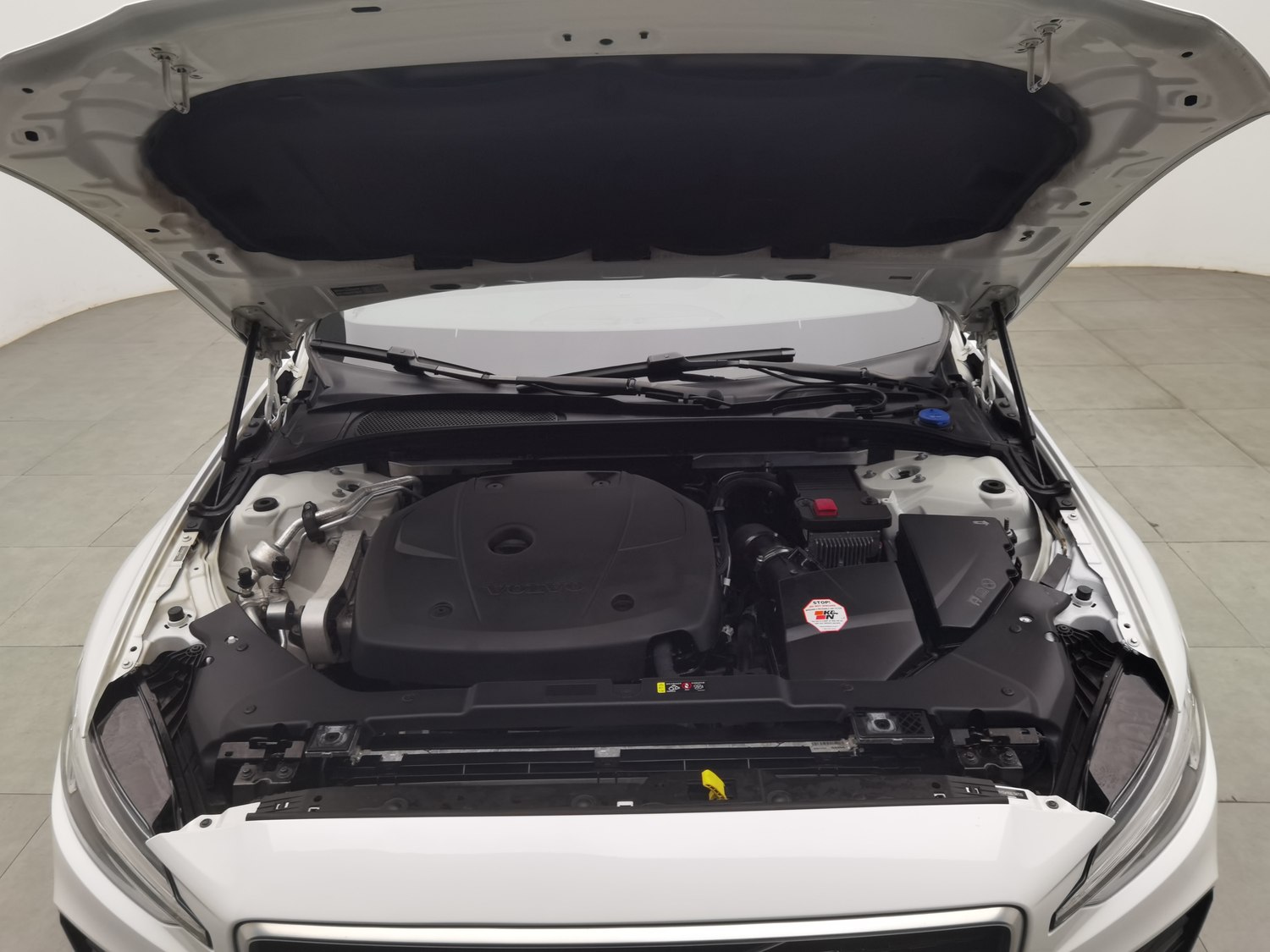 Used Volvo V60 2020 2.0 AT