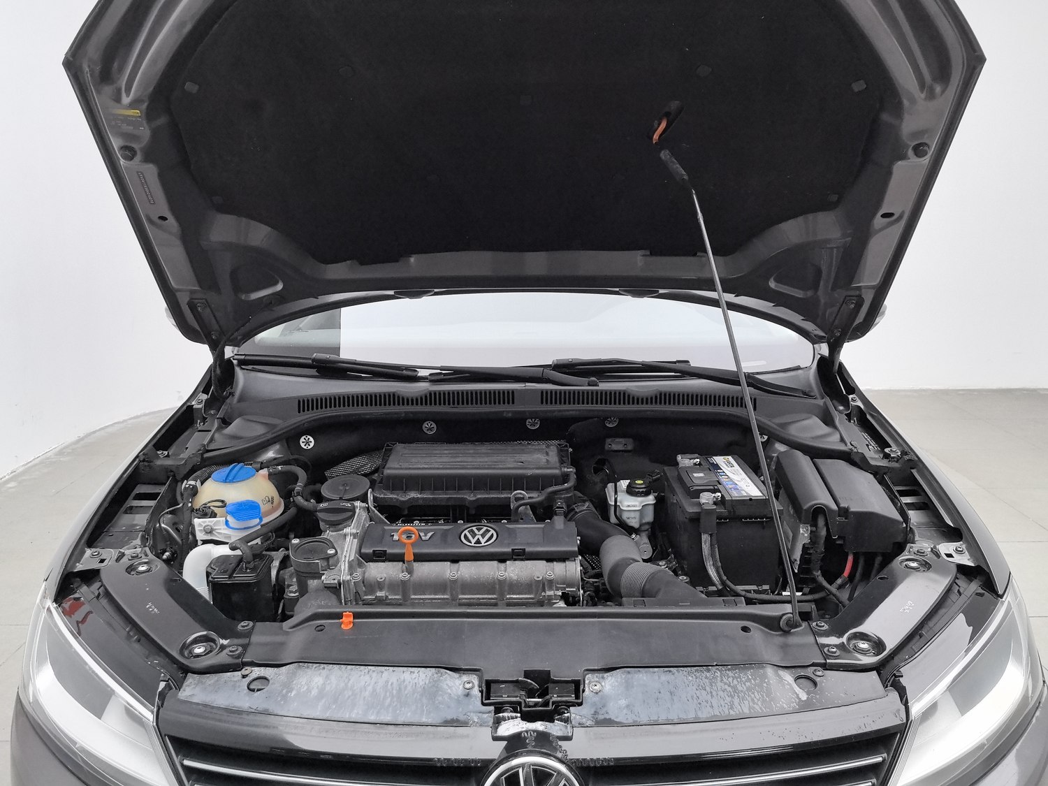 Used Volkswagen Sagitar 2014 1.6 MT