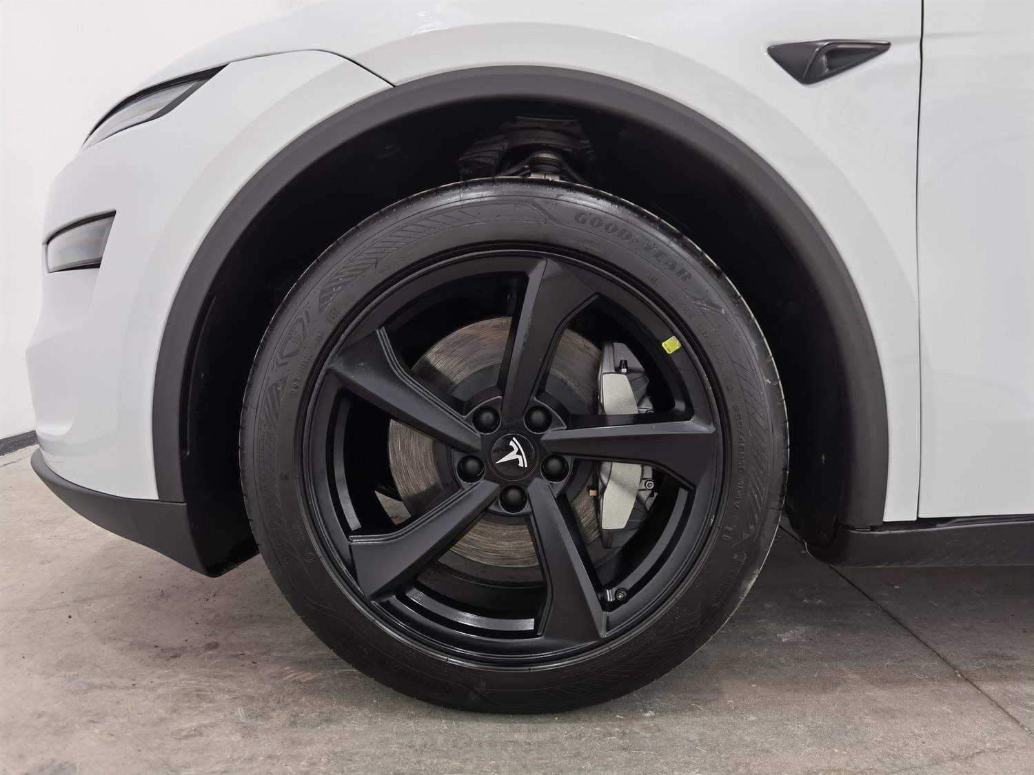 Used Tesla Model Y 2025