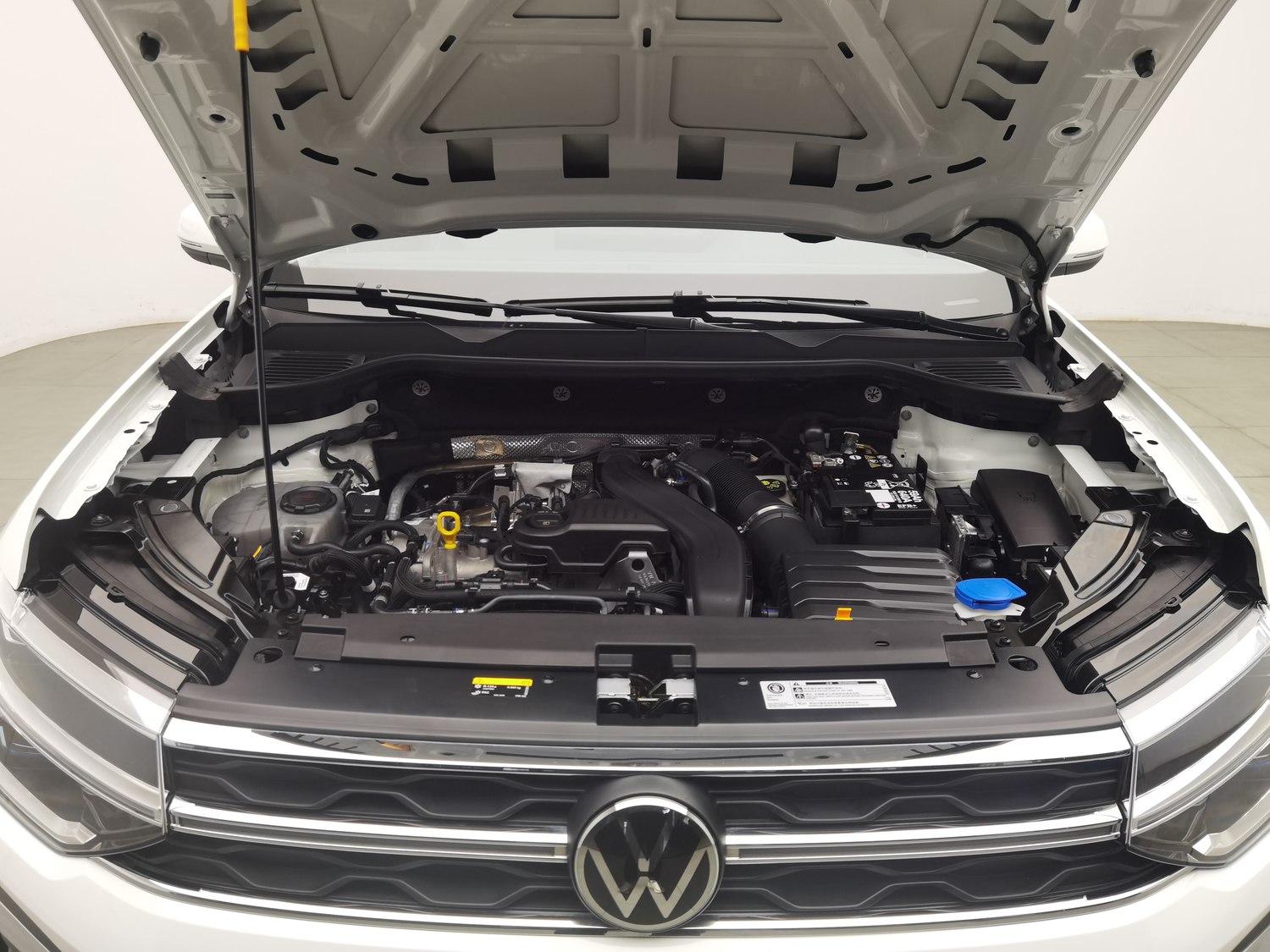 Used Volkswagen Tharu 2024 1.5 AT