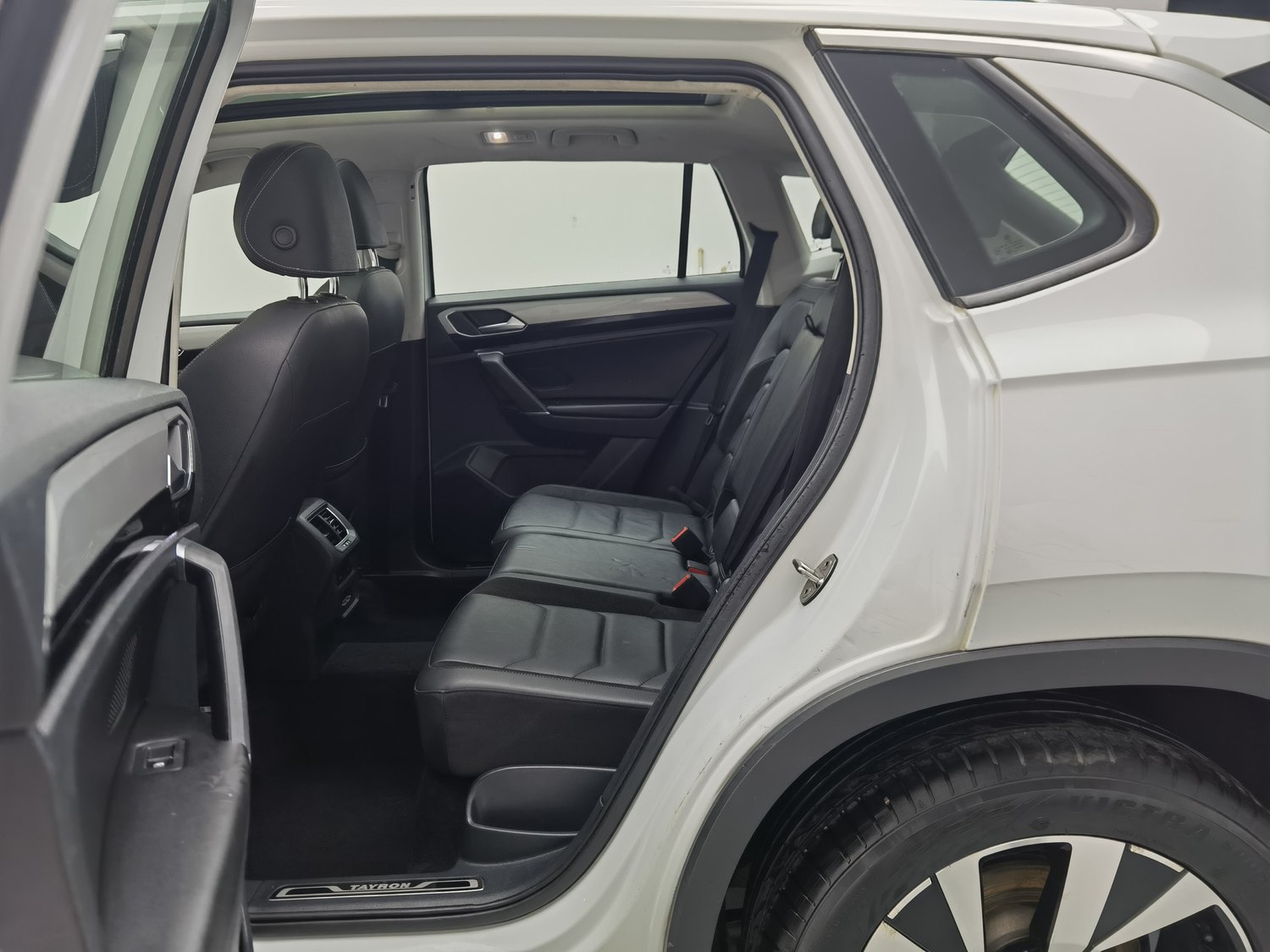 Used Volkswagen Tayron 2019 2.0 AT