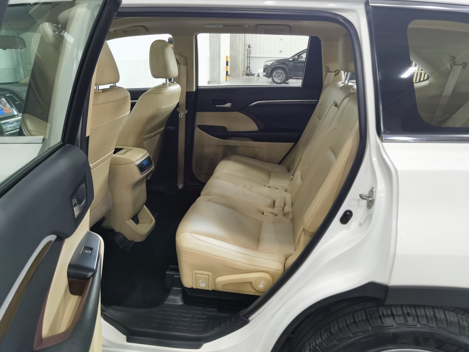 Used Toyota Highlander 2015 2.0 AT