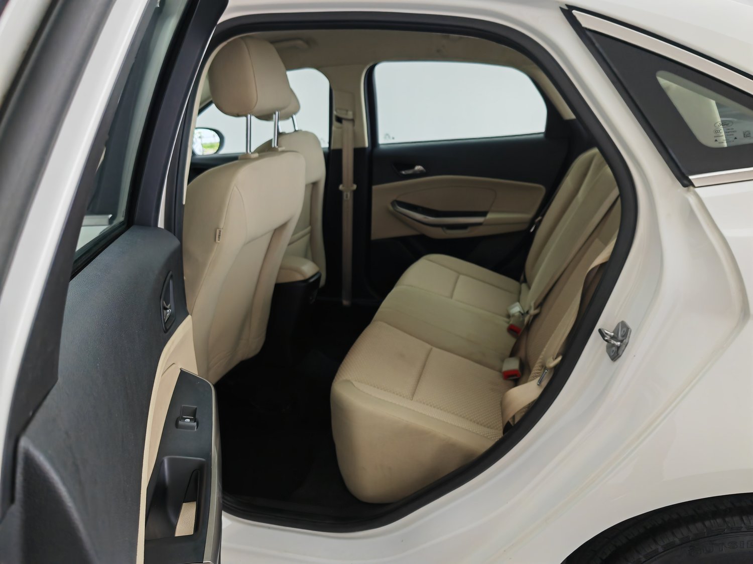 Used Ford Escort 2015 1.5 MT