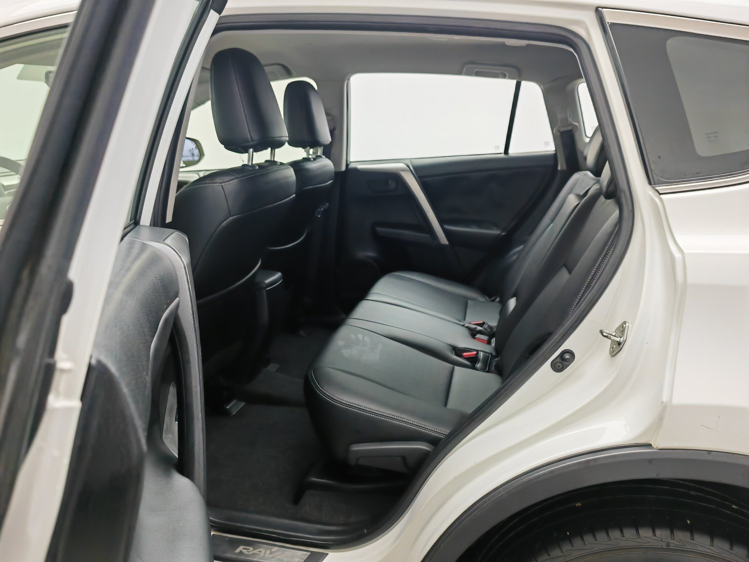 Used Toyota RAV4 2016 2.0 AT