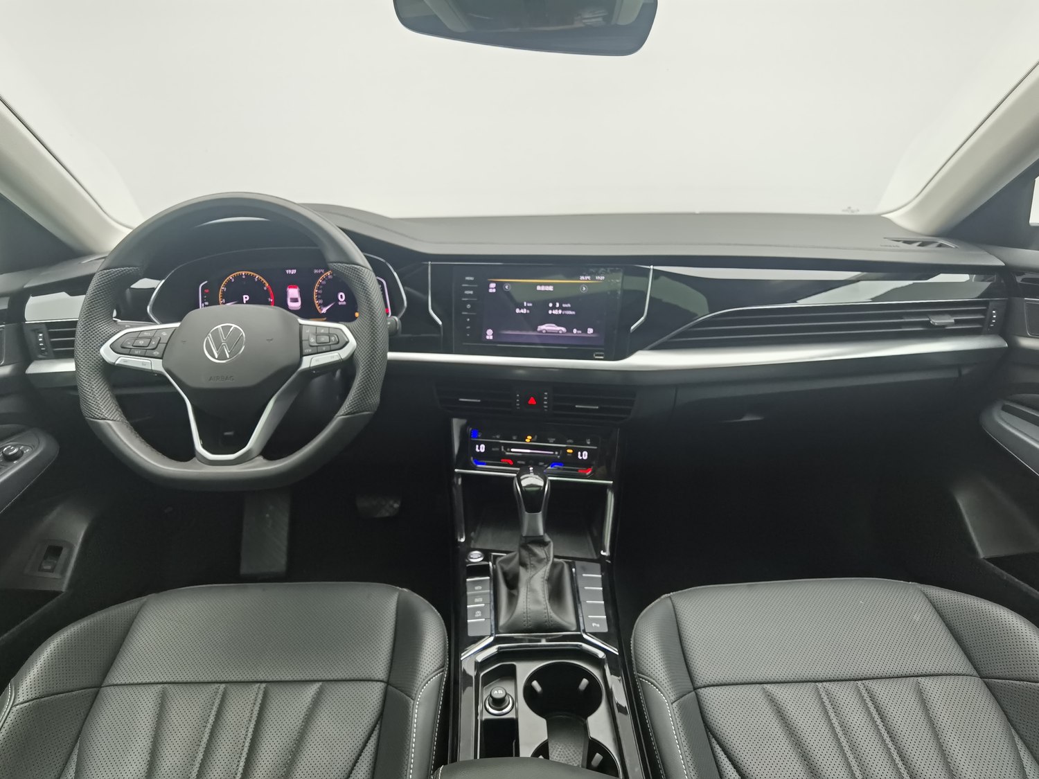 Used Volkswagen Passat 2025 2.0 AT