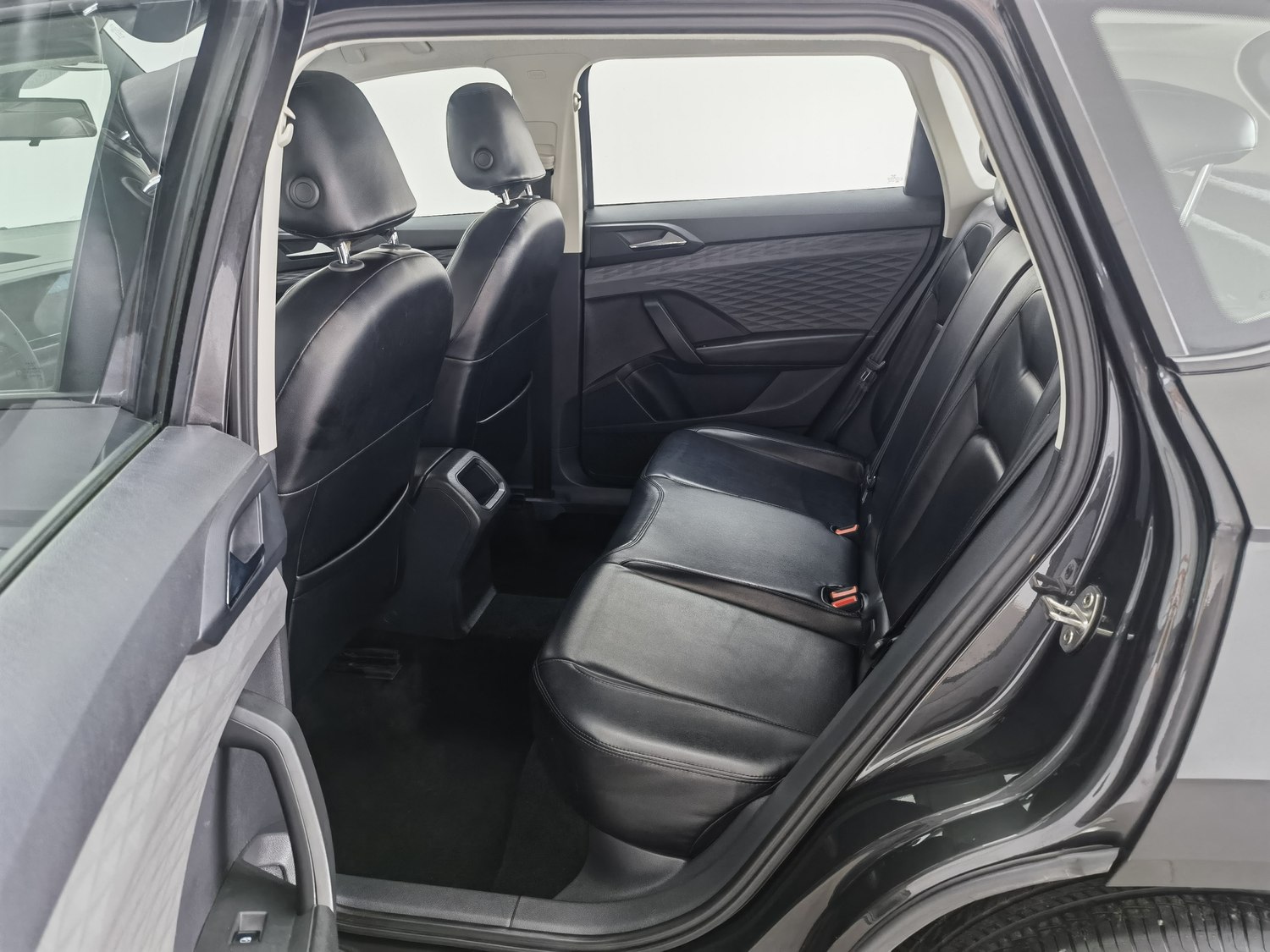 Used Volkswagen Tharu 2022 1.4 AT