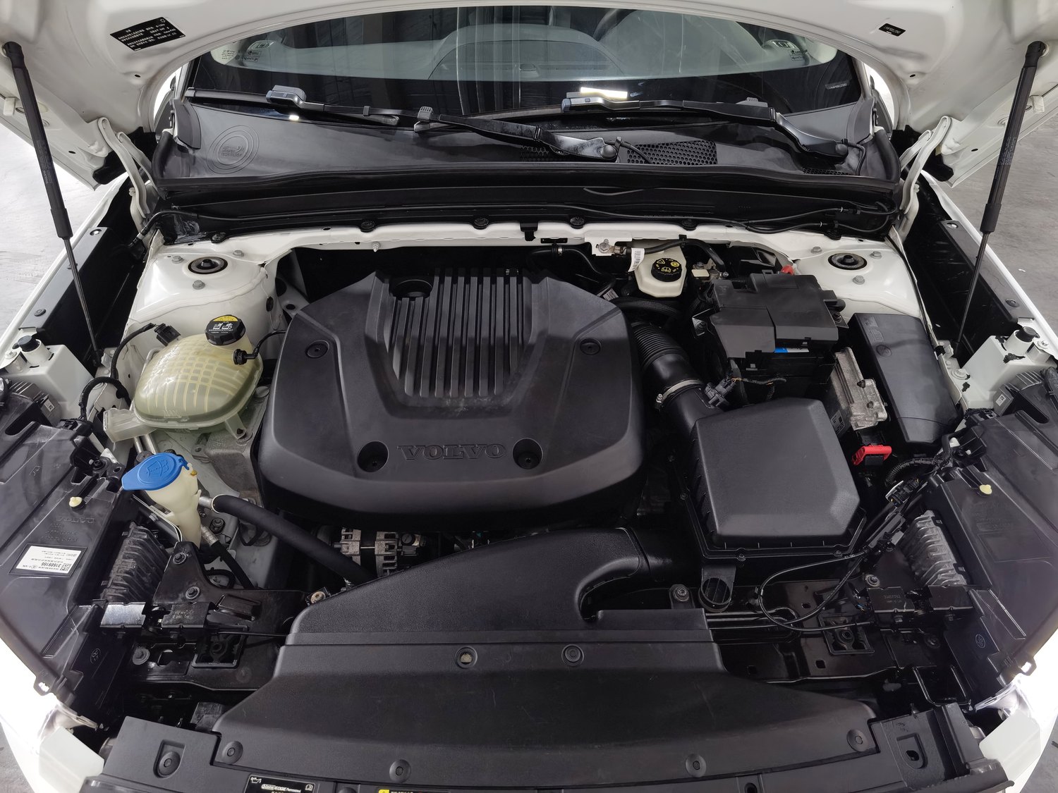 Used Volvo XC40 2020 1.5 AT