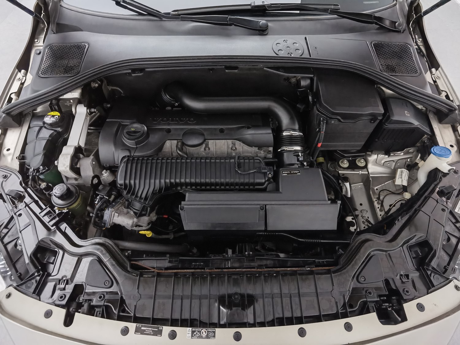 Used Volvo S60 2015 2.0 AT