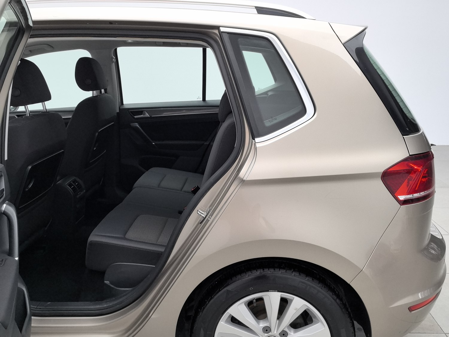 Used Volkswagen Golf Sportsvan 2016 1.4 AT