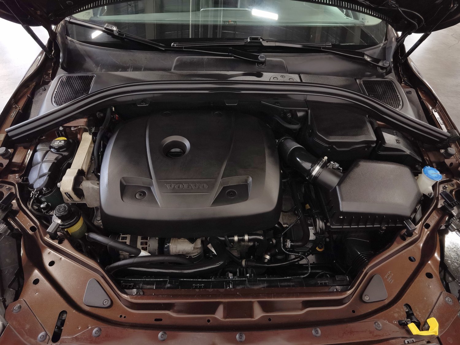 Used Volvo XC60 2017 2.0 AT