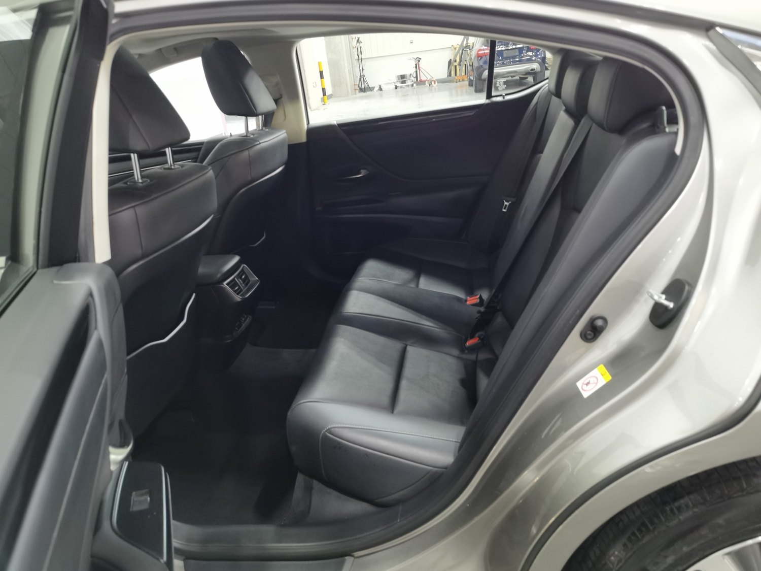 Used Lexus ES 2018 2.0 AT