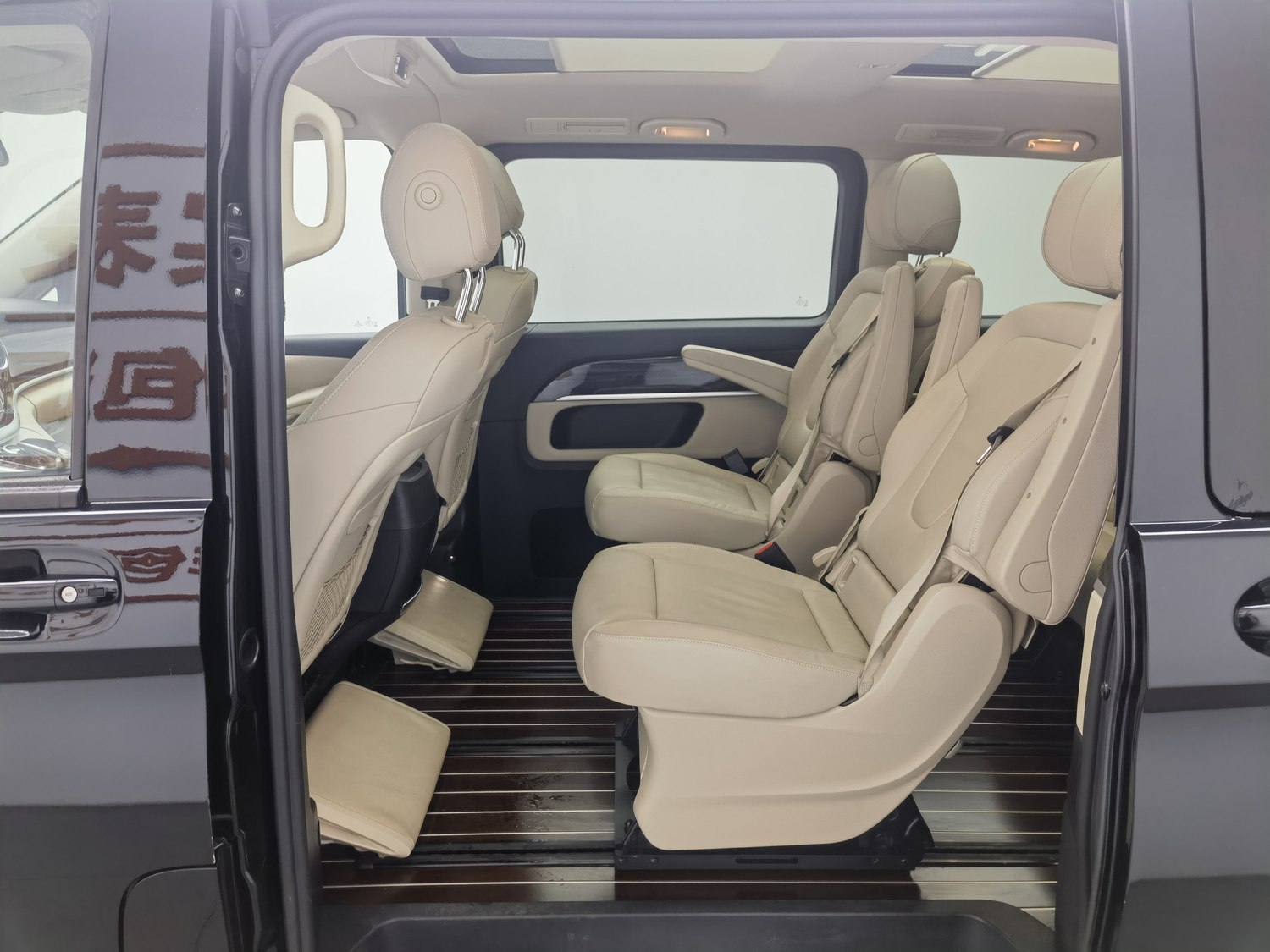 Used Mercedes-Benz V-Class 2018 2.0 AT