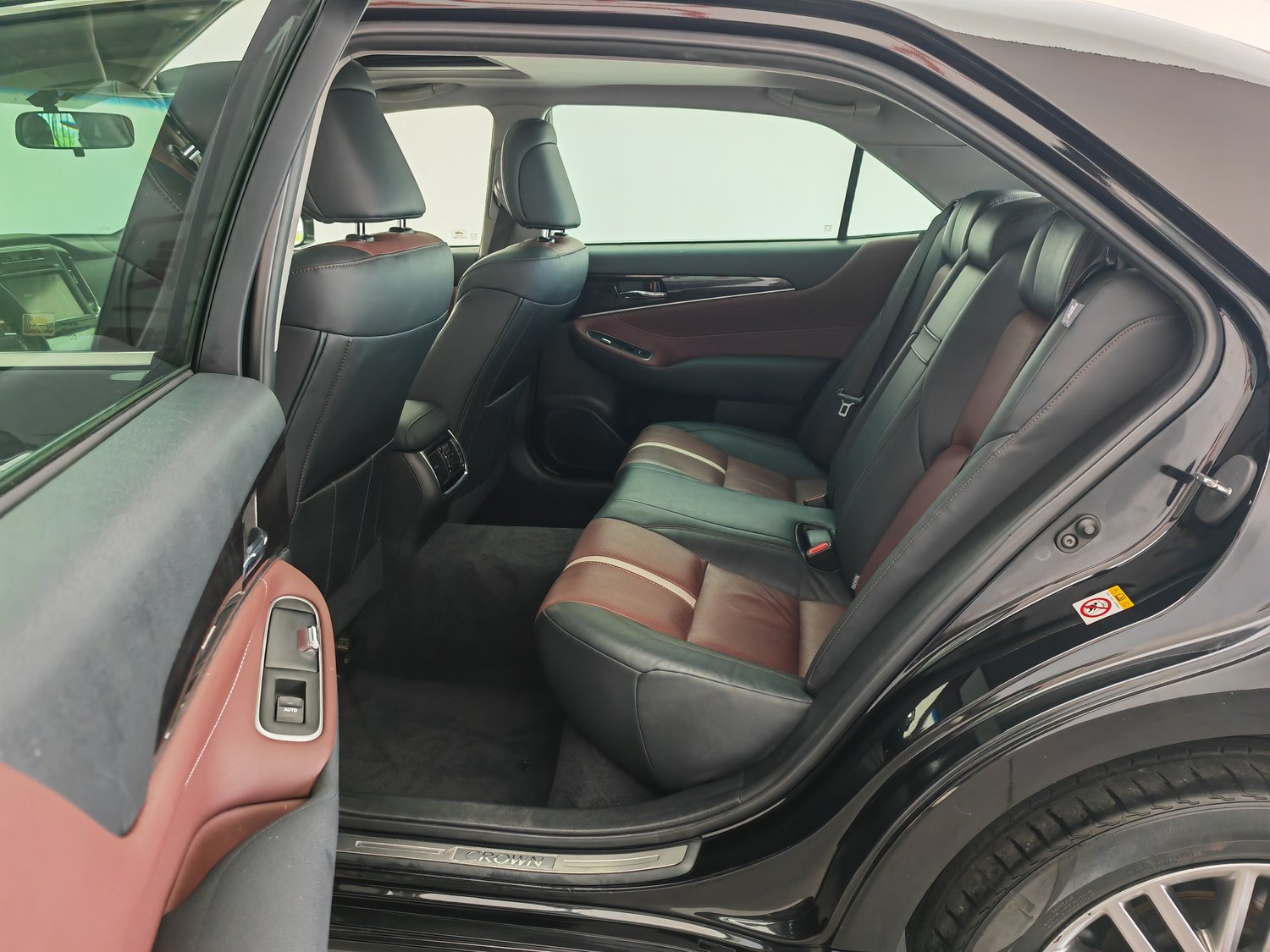 Used Toyota Crown 2017 2.0 AT
