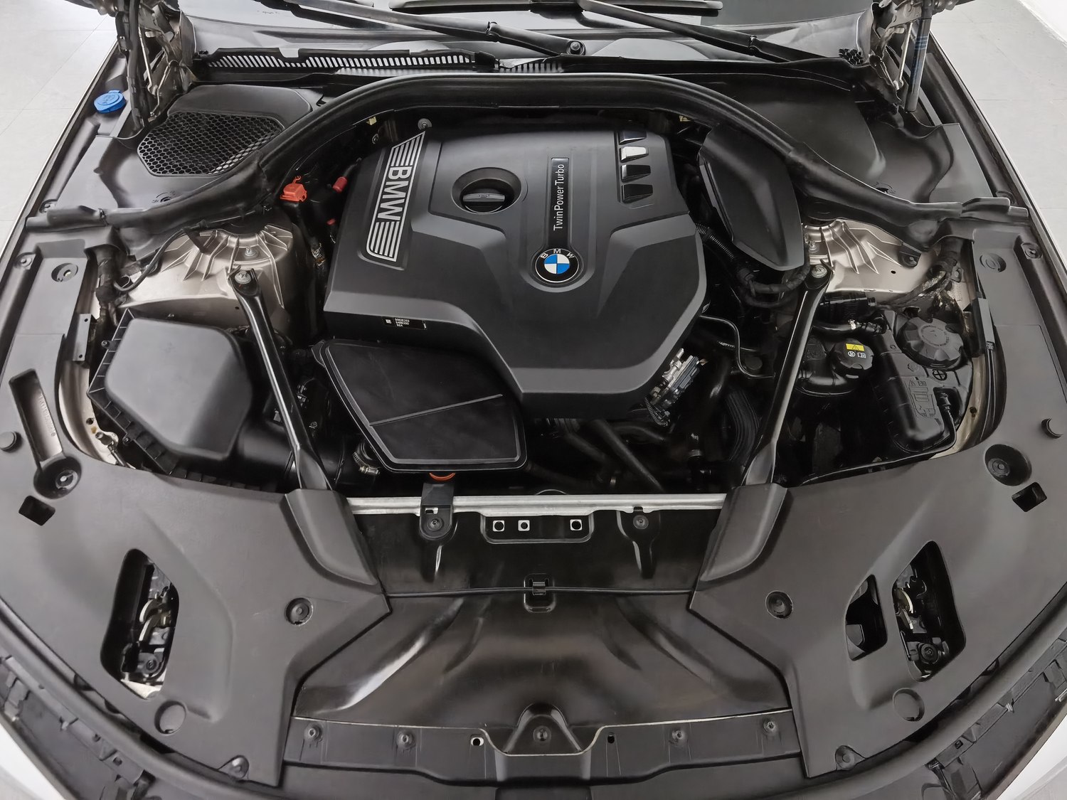 Used BMW THE5 2018 2.0 AT