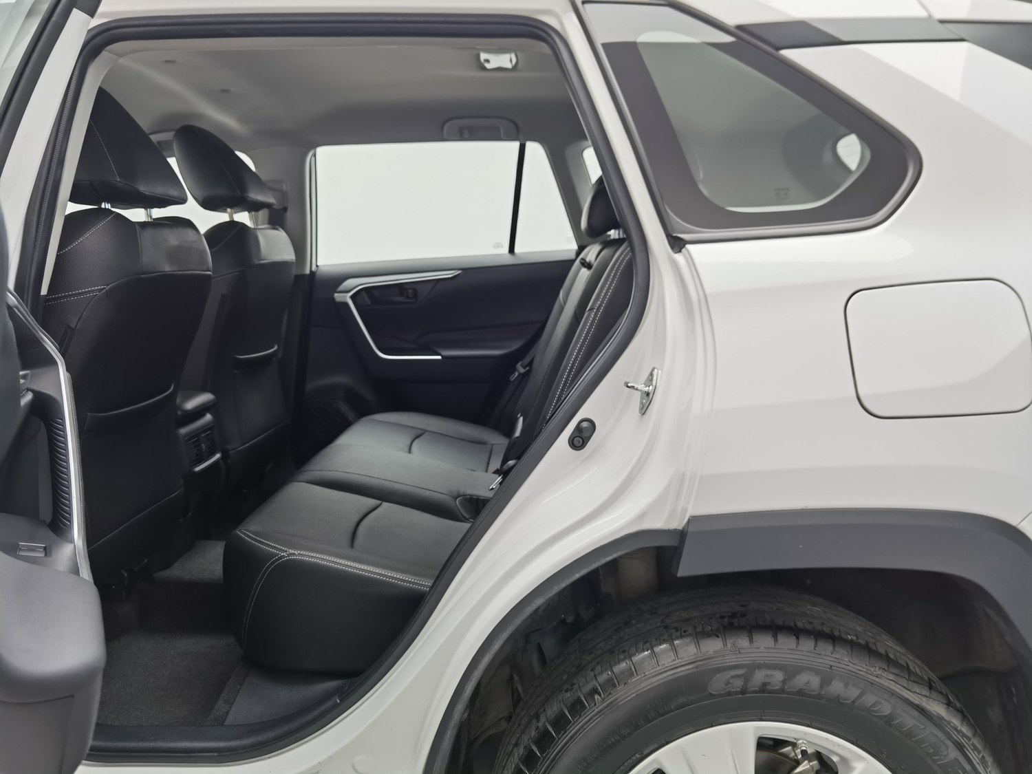 Used Toyota RAV4 2022 2.0 AT