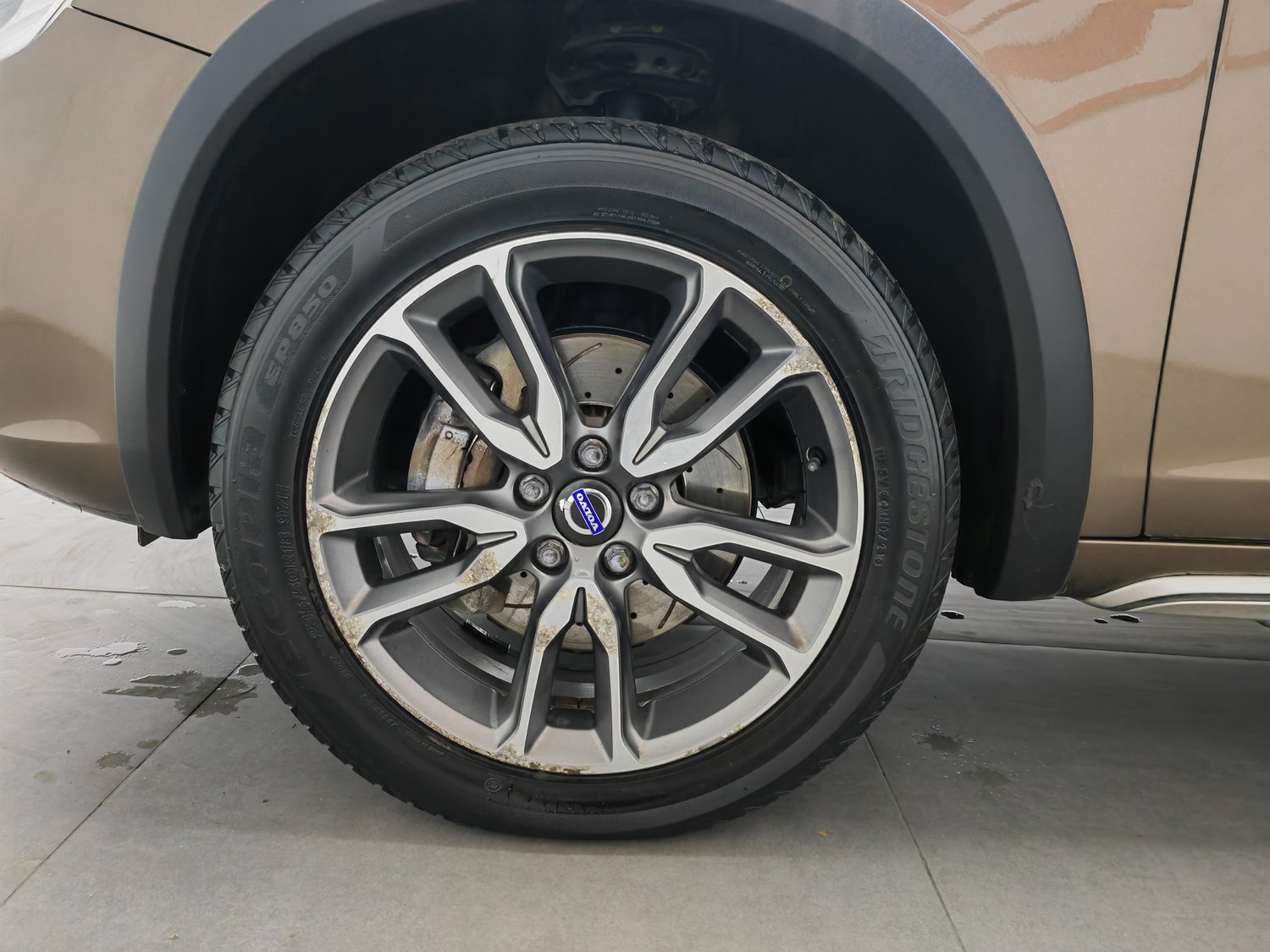 Used Volvo V60 2016 2.5 AT