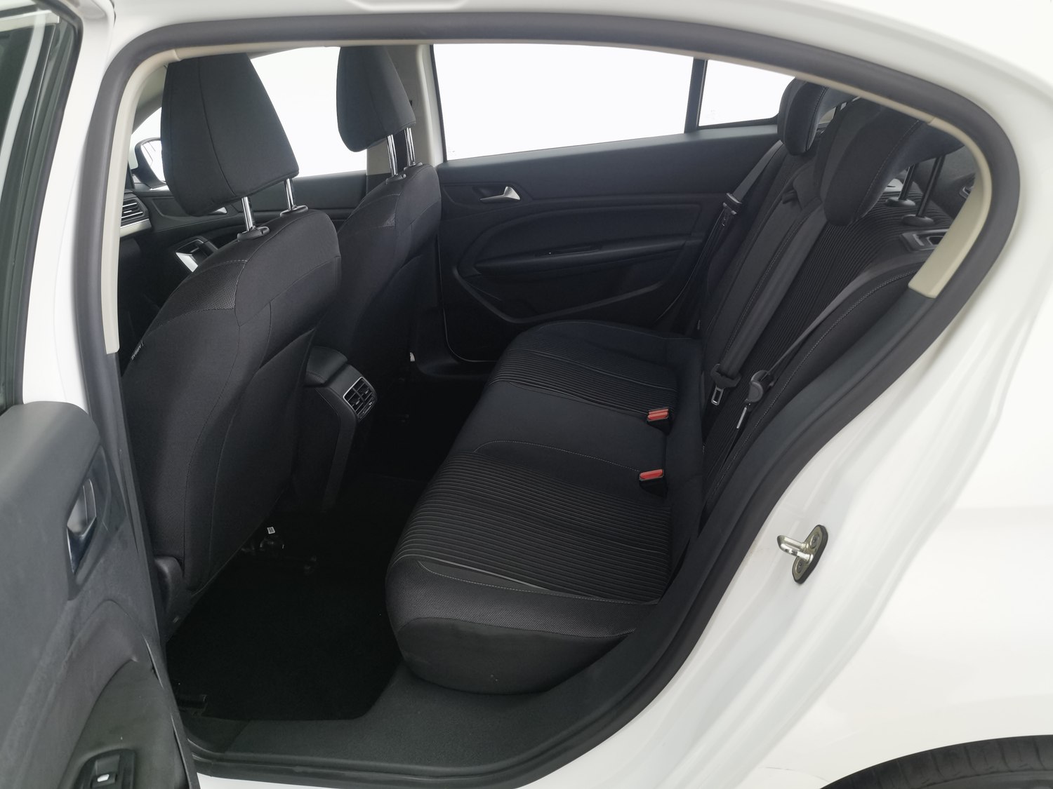 Used Peugeot 408 2018 1.6 AT